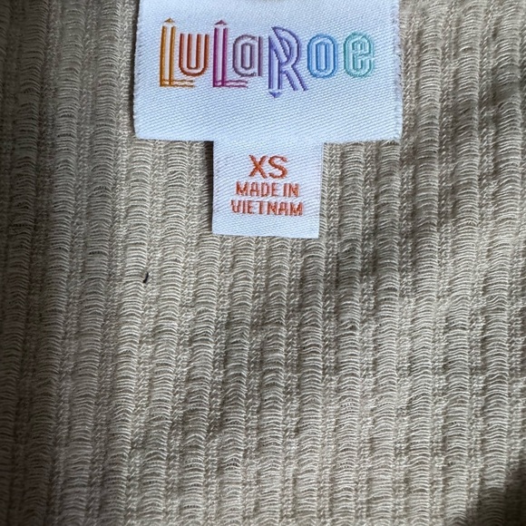 LuLaRoe tan balloon sleeve  waffle print top, xs - Picture 3 of 3